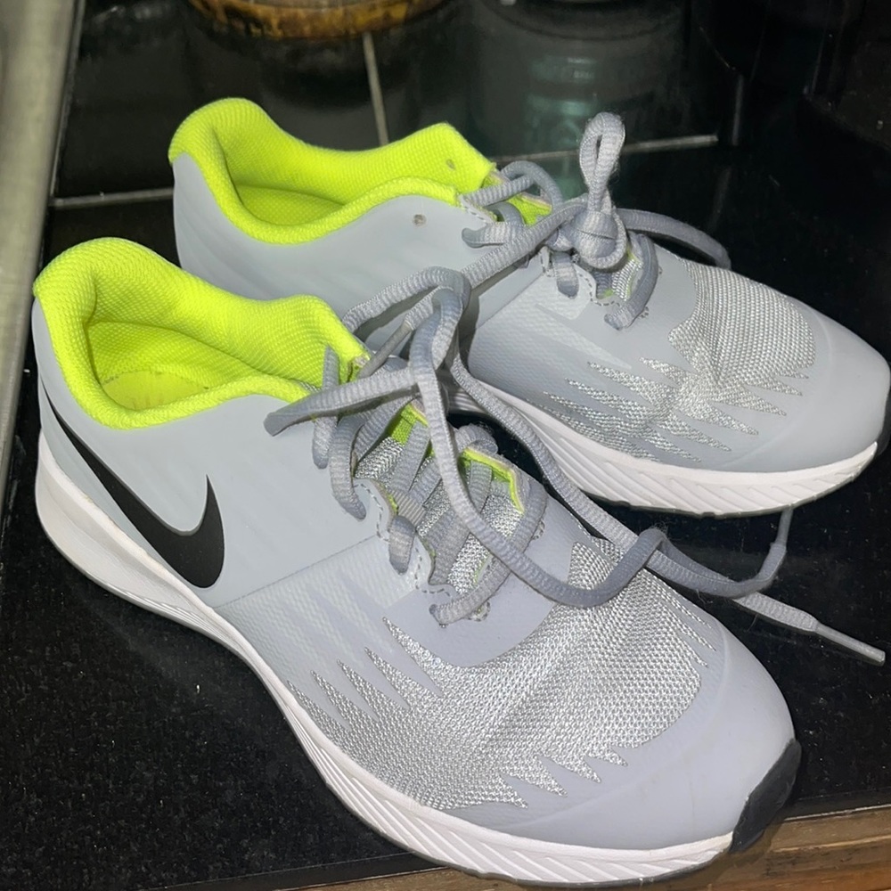 Nike Kids Gray Sneakers with Neon Yellow Lining